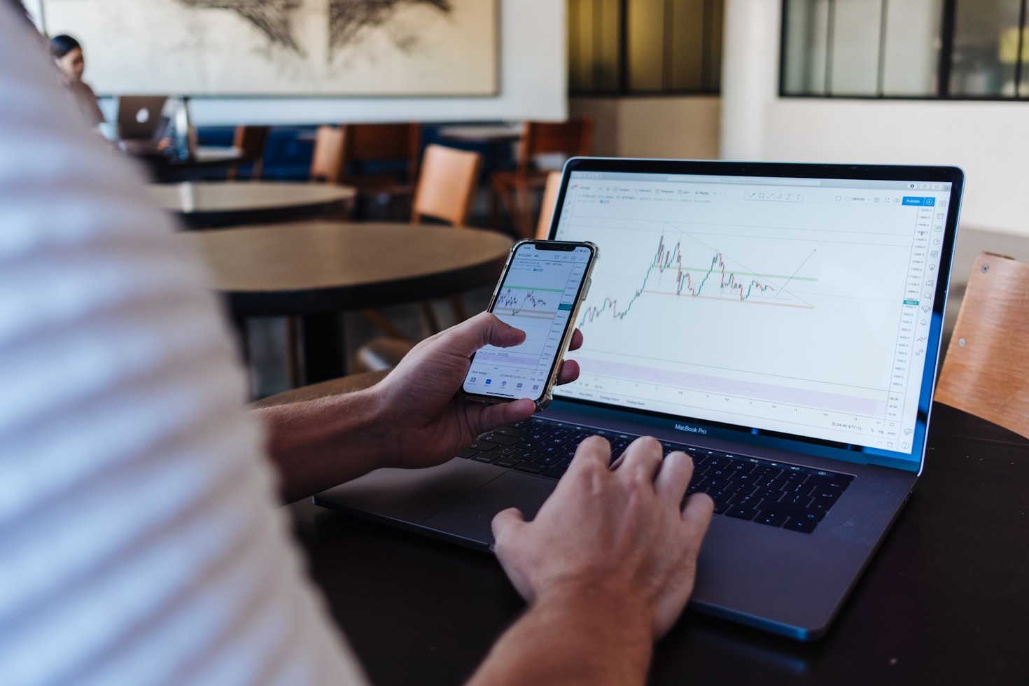 The Benefits of Pre-IPO Knowledge for Investors